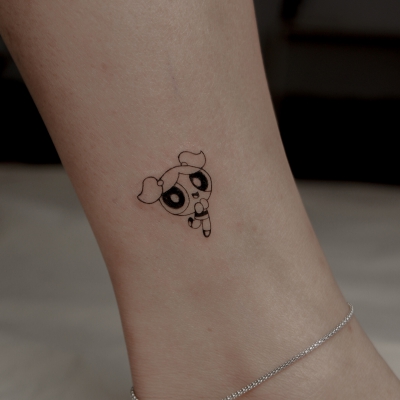 Powerpuff girl trên chân - Bubbles 